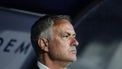 مهاجم أتلتيكو وتشيلسي السابق يصف مورينيو بالمنافق بشكل قاسٍ ويكشف أسرارًا مثيرة