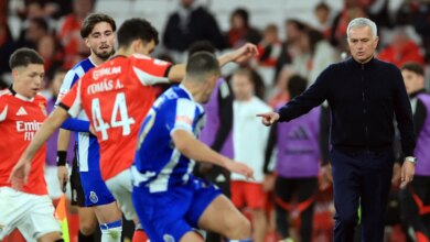 مورينيو يضعه الاتحاد الأوروبي في قائمة سوداء ويضبط عقوبة قياسية لقيادته الفريق بطريقة استثنائية