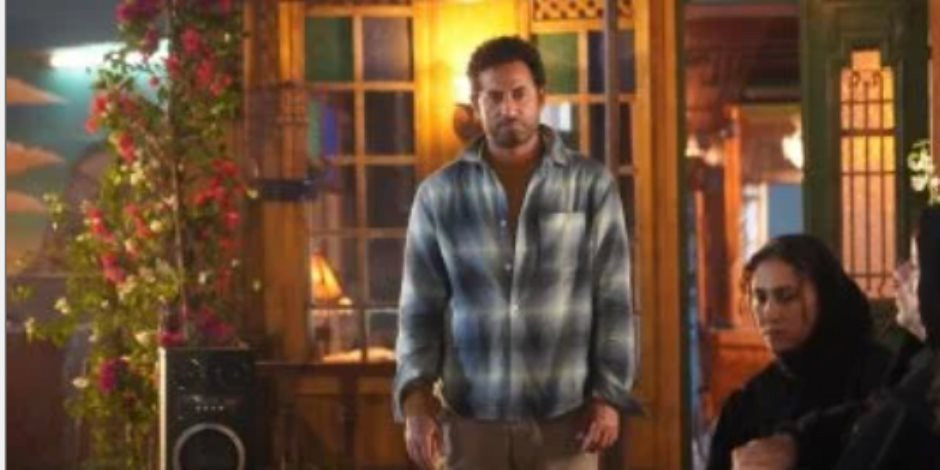 موعد عرض مسلسل بطل العالم الحلقة الثامنة عمرو سعد يواجه شياطين الماضي ويدهش في مواجهة الفندق ونهاية شارون المذهلة