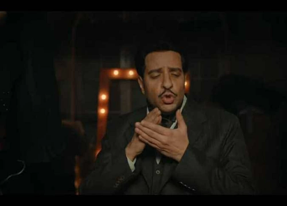 موعد عرض مسلسل بطل العالم الحلقة الثامنة وقنوات عرضه وإعادة حلقة النص التاني بطولة أحمد أمين