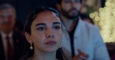 موعد عرض مسلسل عرض وطلب الحلقة الثامنة حيث تتذكر هبة حفل زفافها على ثابت