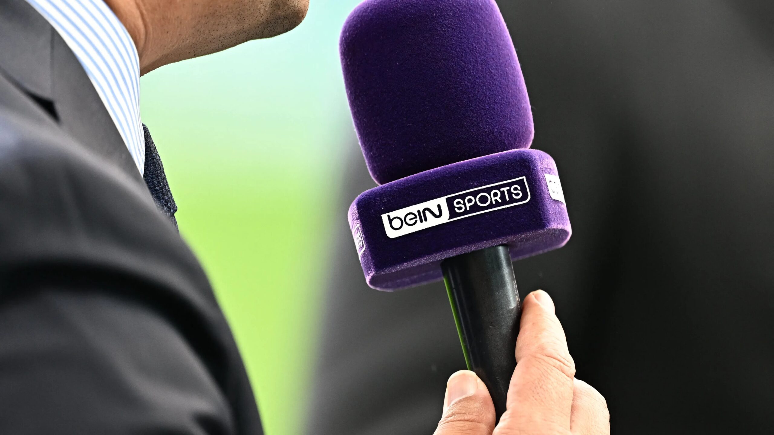 موقف مرعب داخل ستوديو بي إن سبورتس بسبب الهجمات الإيرانية