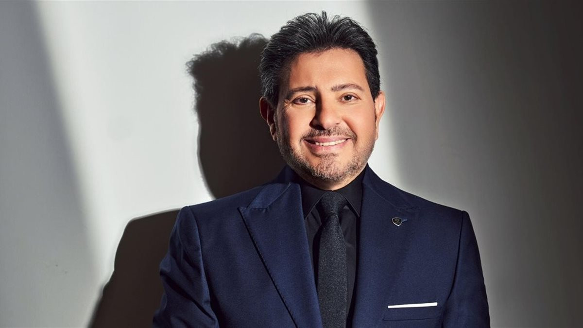 نبيلة عبيد تتمنى الشفاء العاجل لـ هاني شاكر برسالة مؤثرة تعكس عمق الدعم والأمل