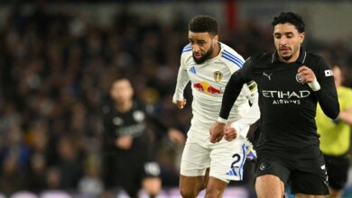 هل بدأ برشلونة المفاوضات مع مهاجم جديد ينافس مرموش على مقعد ليفاندوفسكي