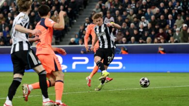 هل يستطيع فليك حل مشكلة برشلونة المتواصلة قبل فوات الأوان