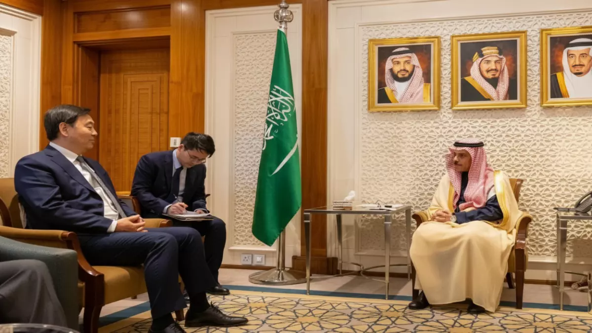 وزير الإعلام السعودي يوجه رسالة نارية إلى دول الخليج: "اتحدوا لمواجهة من يستهدف أمننا الوطني"