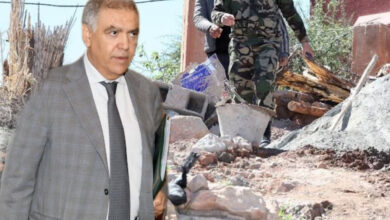 وزير الداخلية يقرّ عزل قائد أغواطيم وأعوان السلطة استجابةً لتقارير تفشي البناء العشوائي