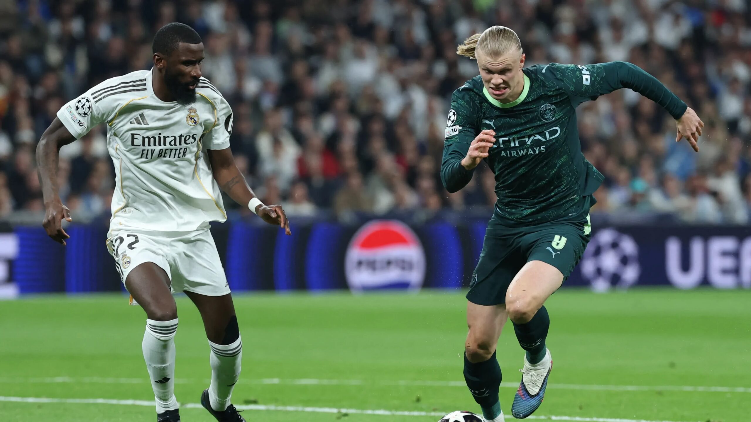 وكيلة هالاند ترد بقوة وتوضح حقيقة الاتصالات الكتالونية بشكل قاطع